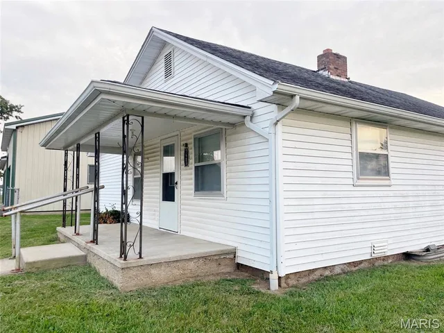 Kitchen — 721 Locust Street Edgar Springs Missouri real estate