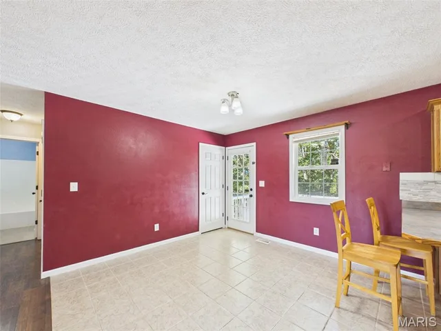 Primary bedroom — 15455 Top Drive St Robert Missouri real estate