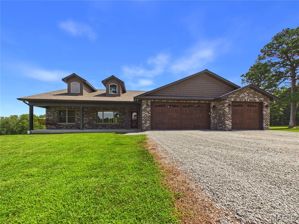 8172 Highway 32 Ste Genevieve Missouri 3 bedroom 2 bathroom home for sale listed at $995,000