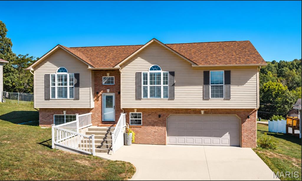 164 Ridgeview Drive St Robert Missouri 4 bedroom 3 bathroom home for sale listed at $310,000