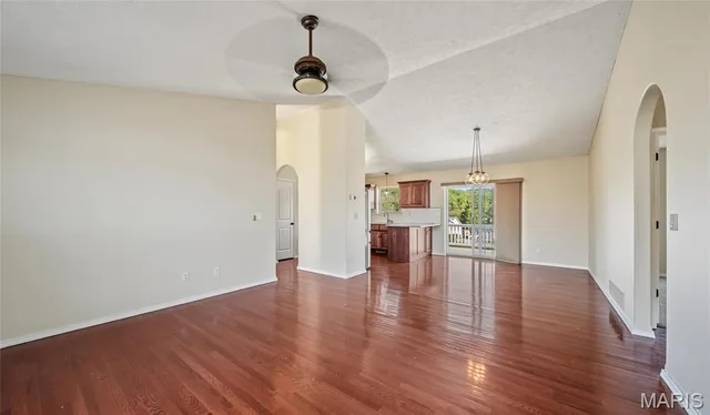 Primary bedroom — 164 Ridgeview Drive St Robert Missouri real estate