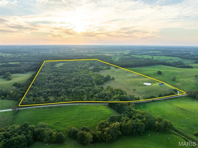 26301 Maple Drive, Bucklin MO real estate
