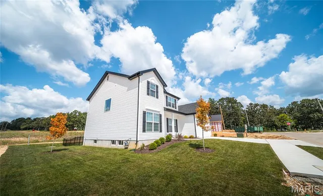 Front exterior — 2201 Clover Rolla Missouri real estate