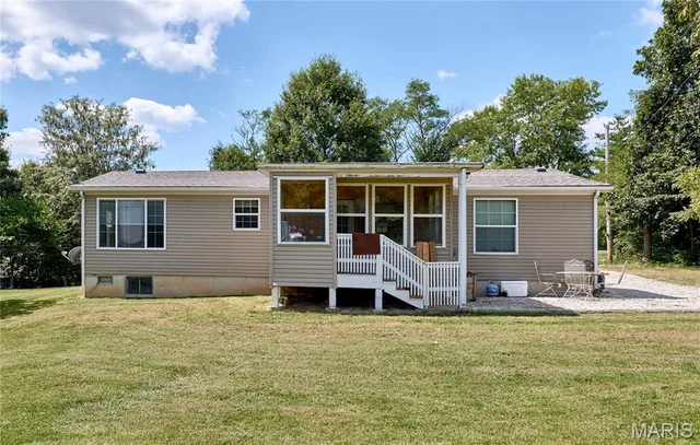 Primary bedroom — 54 Wisteria Ln Troy Missouri real estate