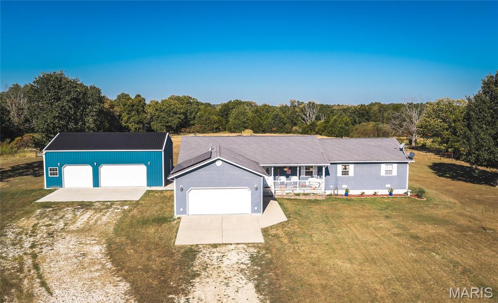 23923 Rhubarb Lane Waynesville Missouri 4 bedroom 2 bathroom home for sale listed at $500,000