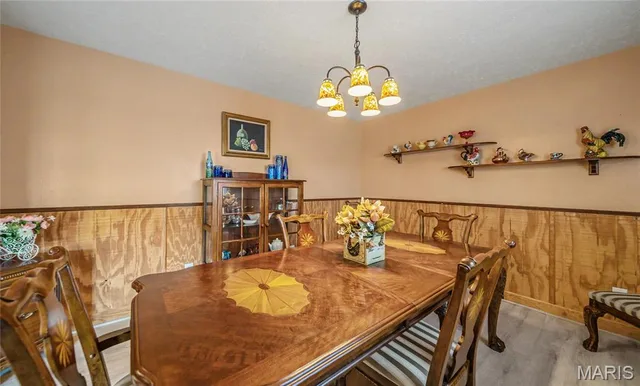 Living room — 23923 Rhubarb Lane Waynesville Missouri real estate