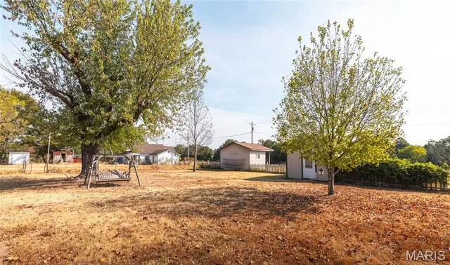 Primary bedroom — 30705 S US Hwy 63 Edgar Springs Missouri real estate