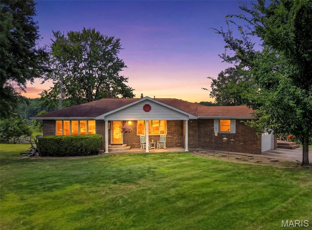 14524 Pike 277 Louisiana Missouri 3 bedroom 3 bathroom home for sale listed at $565,000