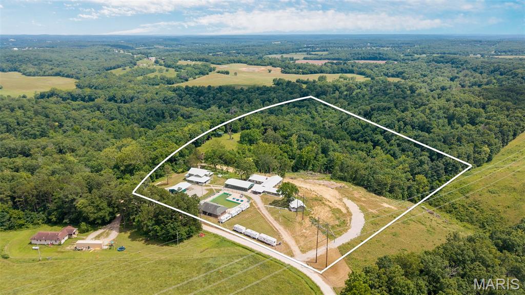 30328 Jeffries Road Richland Missouri home for sale listed at $850,000