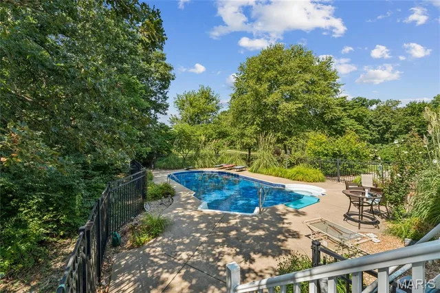 Primary bedroom — 295 Zee Acres Ridge Unincorporated Missouri real estate