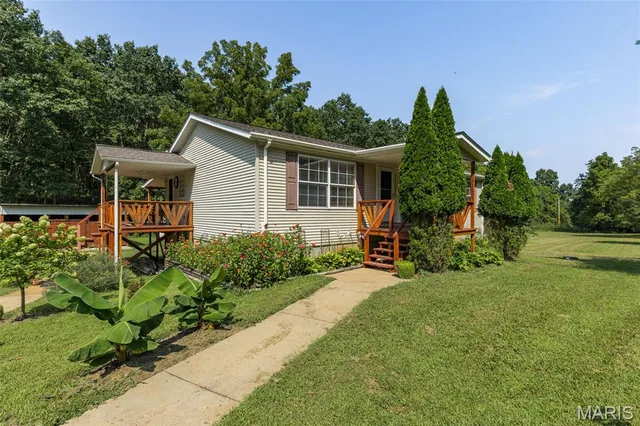 Front exterior — 10071 Old Saint Louis Road Valles Mines Missouri real estate