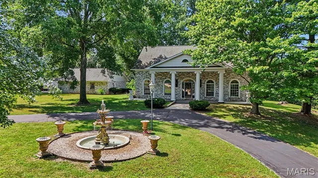 Front exterior — 13515 Bluff Hill Acres Marthasville Missouri real estate