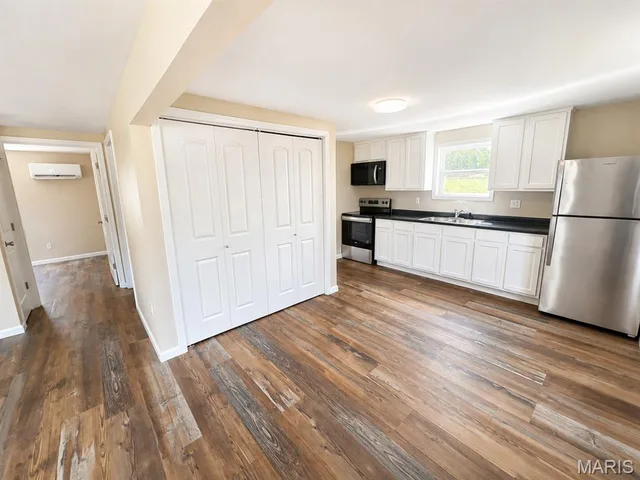 Kitchen — 417 Taylor Street Richland Missouri real estate