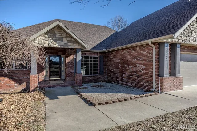 Living room — 2804 BOARDWALK Drive Lebanon Missouri real estate