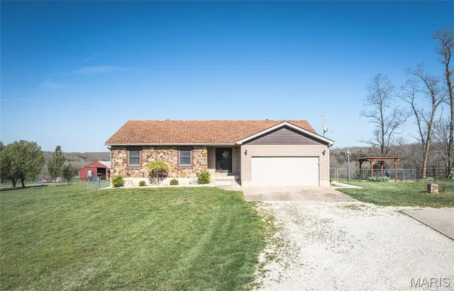 Kitchen — 3773 Blocks Branch Road Owensville Missouri real estate