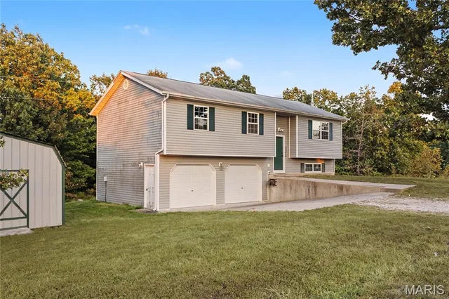 23226 Topo Drive, St Robert MO