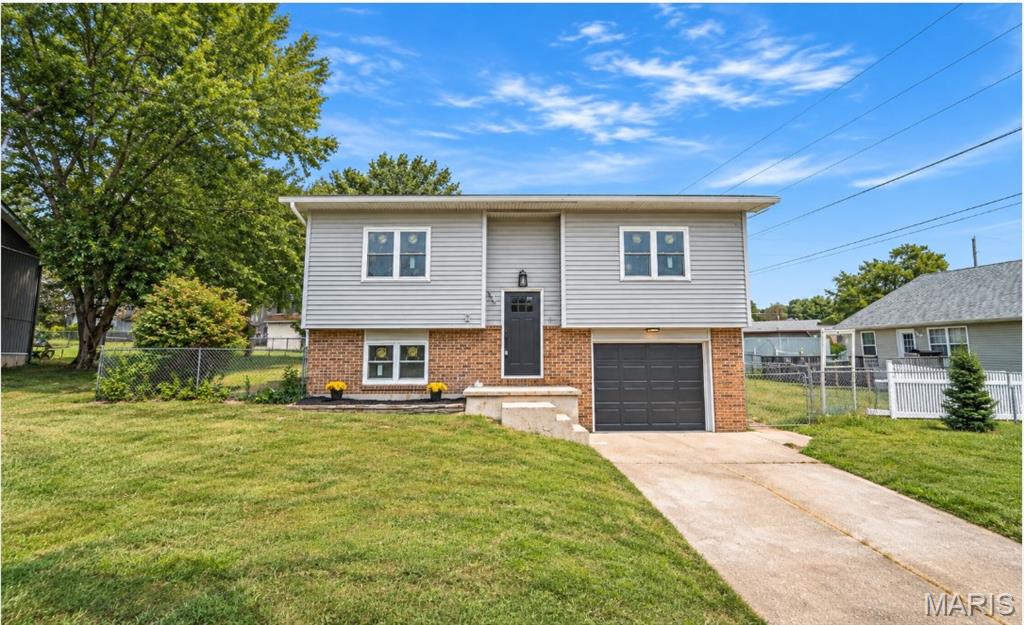 106 Belmont Drive Rolla Missouri 3 bedroom 2 bathroom home for sale listed at $239,000