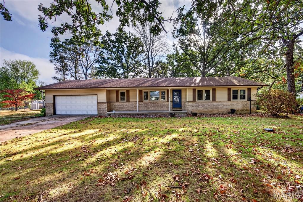 22838 Pioneer Drive Lebanon Missouri 3 bedroom 2 bathroom home for sale listed at $215,000