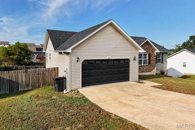 Front exterior — 135 Lyle Curtis Circle Waynesville Missouri real estate