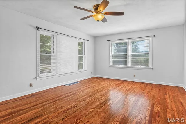 Living room — 5808 & 5802 Highway F Farmington Missouri real estate