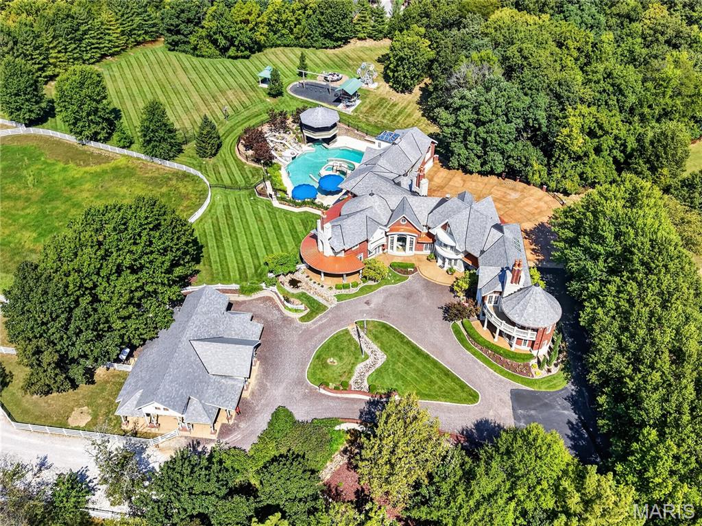 7 Hillside Court Wentzville Missouri 7 bedroom 13 bathroom home for sale listed at $10,000,000