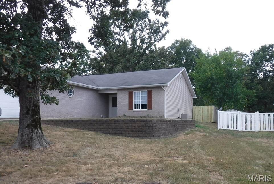 22625 Hollow Oak Lane, St Robert MO