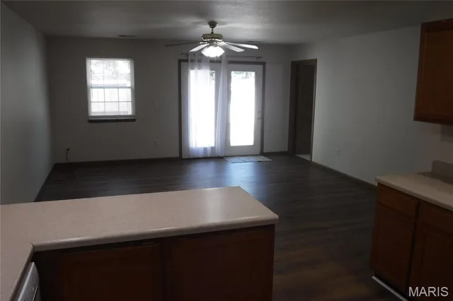 Living room — 22625 Hollow Oak Lane St Robert Missouri real estate