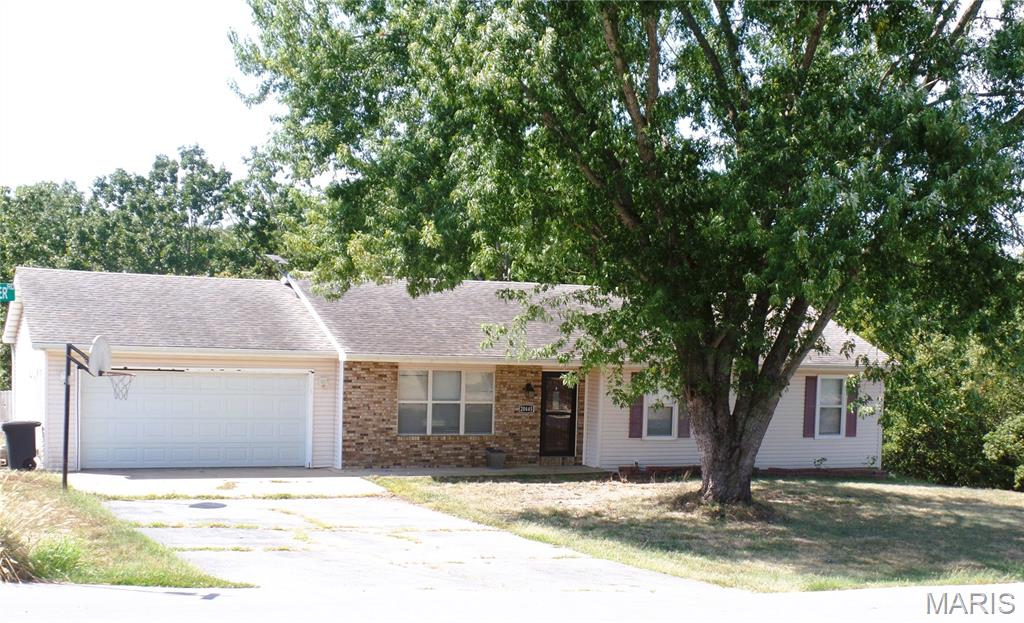 20445 Sweetwater Road Waynesville Missouri 9 bedroom 5 bathroom home for sale listed at $200,000