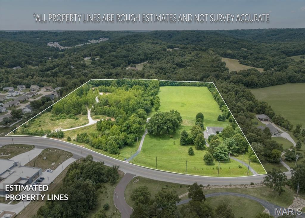 3102 Lions Den Road Imperial Missouri home for sale listed at $2,000,000