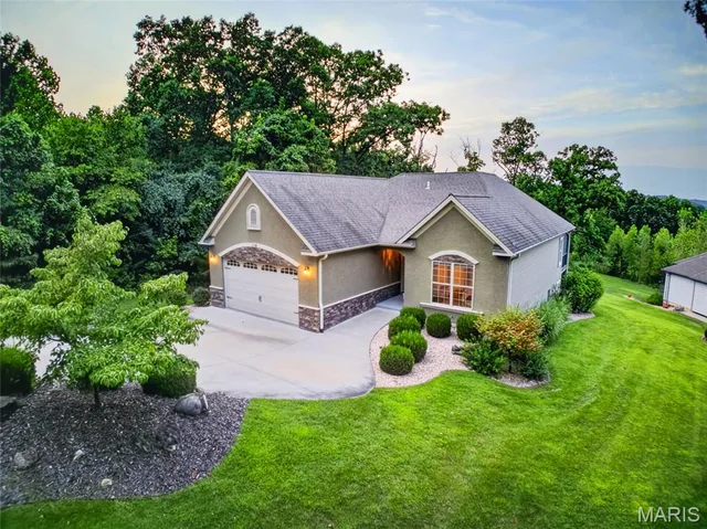 Front exterior — 114 W Crossfox Trail Camdenton Missouri real estate