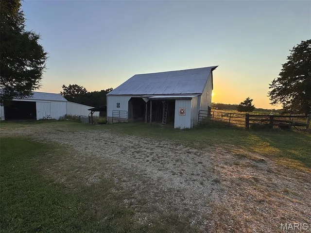 Front exterior — 4176 Highway E New Haven Missouri real estate
