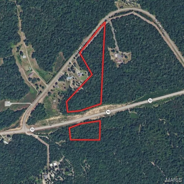 Primary bedroom — Off State Highway 72 Fredericktown Missouri real estate