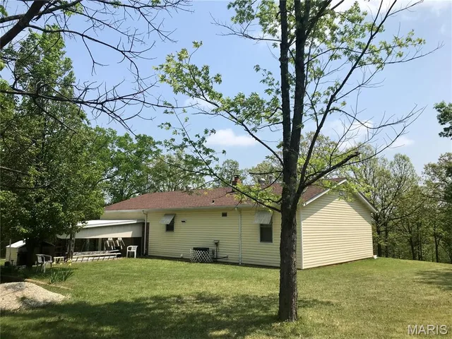 Front exterior — 13505 State Rd E Road De Soto Missouri real estate