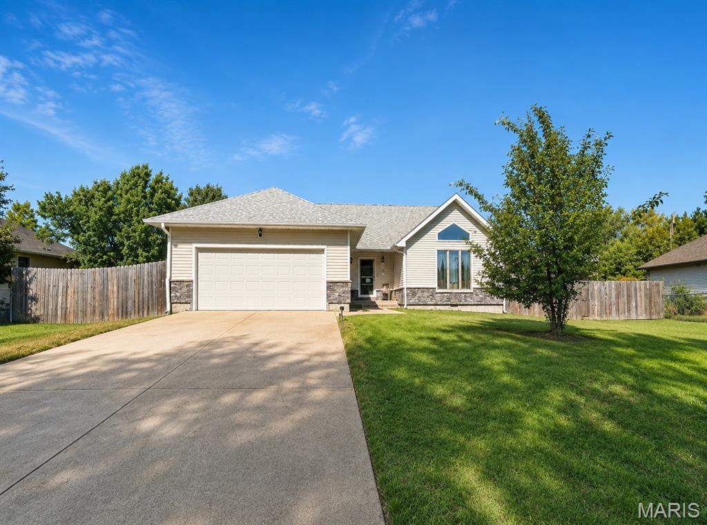 1401 Woodspice Trail Lebanon Missouri 3 bedroom 2 bathroom home for sale listed at $224,900