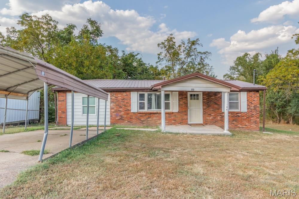 324 11th Street Crocker Missouri 3 bedroom 1 bathroom home for sale listed at $139,900