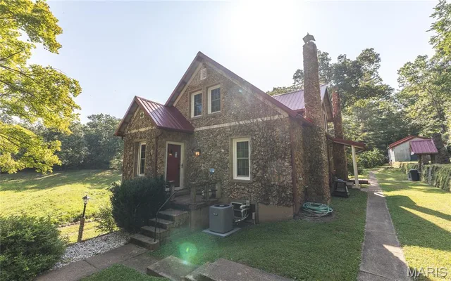 385 Highway V, Davisville MO