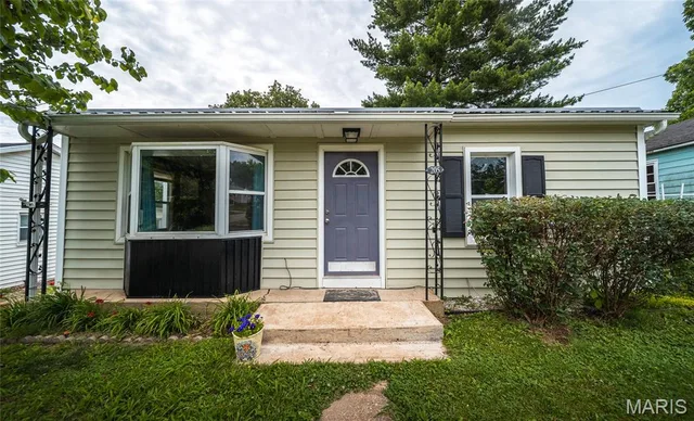 Front exterior — 205 Maple Street S Dixon Missouri real estate