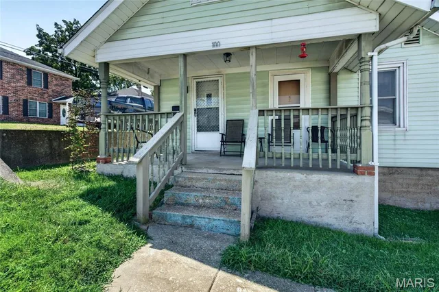 Front exterior — 100 N Spilman Avenue Rolla Missouri real estate