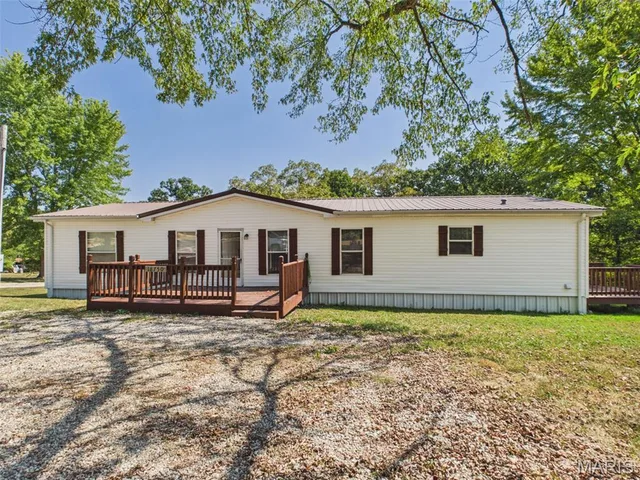 Front exterior — 18750 Highway 17 Crocker Missouri real estate