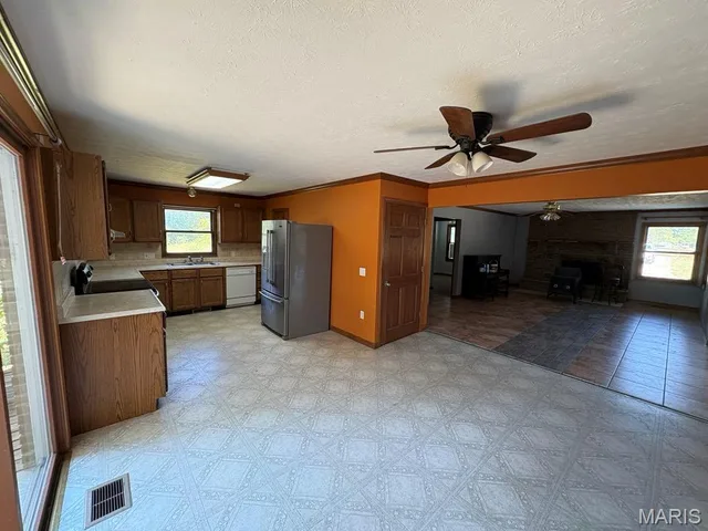 Primary bedroom — 17892 Sudden Valley Lane Warrenton Missouri real estate
