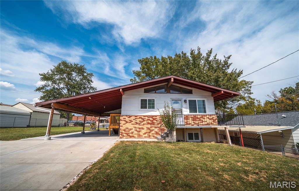 1005 Missouri Avenue Rolla Missouri 4 bedroom 2 bathroom home for sale listed at $160,000