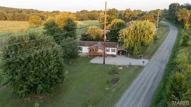 Front exterior — 1974 Old Fredericktown Road Farmington Missouri real estate