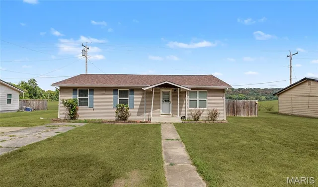 209 Dyer Street, Waynesville MO