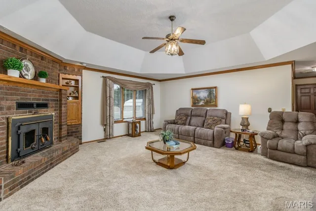 Primary bedroom — 417 LANTERN Lane Lebanon Missouri real estate