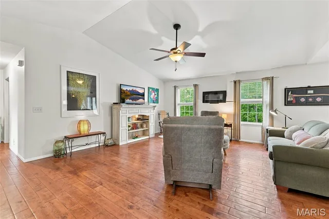 Living room — 31 Fawn Trail Eolia Missouri real estate