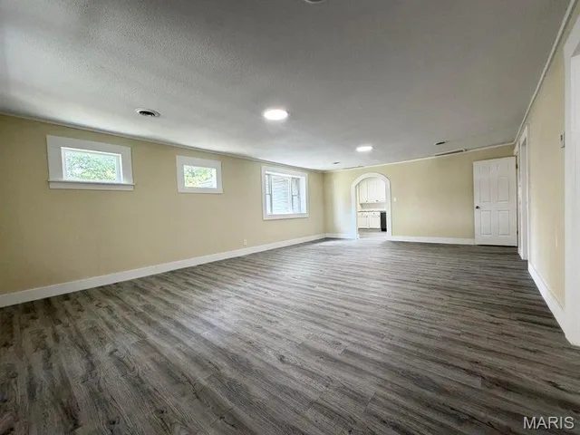 Kitchen — 907 W Chestnut Street Houston Missouri real estate