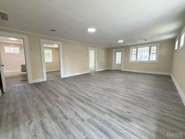 Primary bedroom — 907 W Chestnut Street Houston Missouri real estate