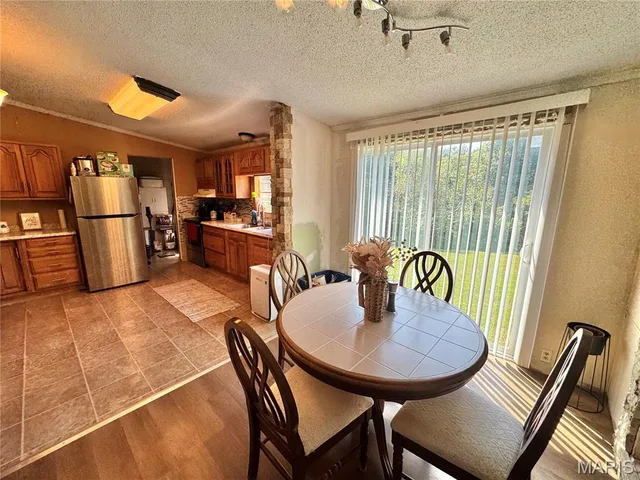 Living room — 154 Country Drive Winfield Missouri real estate