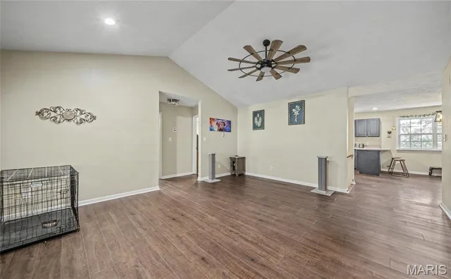 Living room — 19300 Lackey Lane Waynesville Missouri real estate