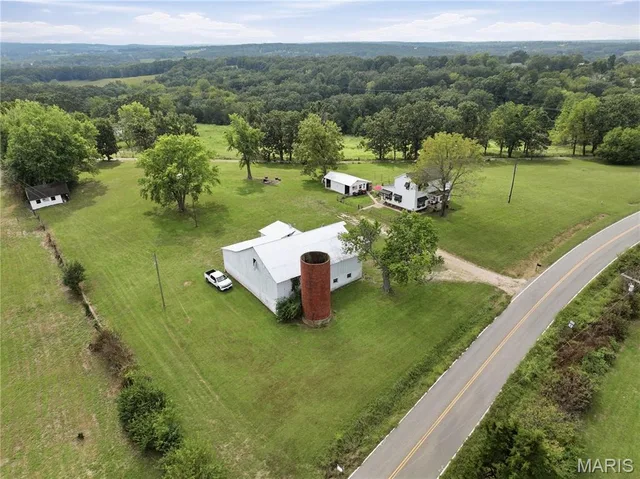 Front exterior — 6960 Highway Ac Sullivan Missouri real estate